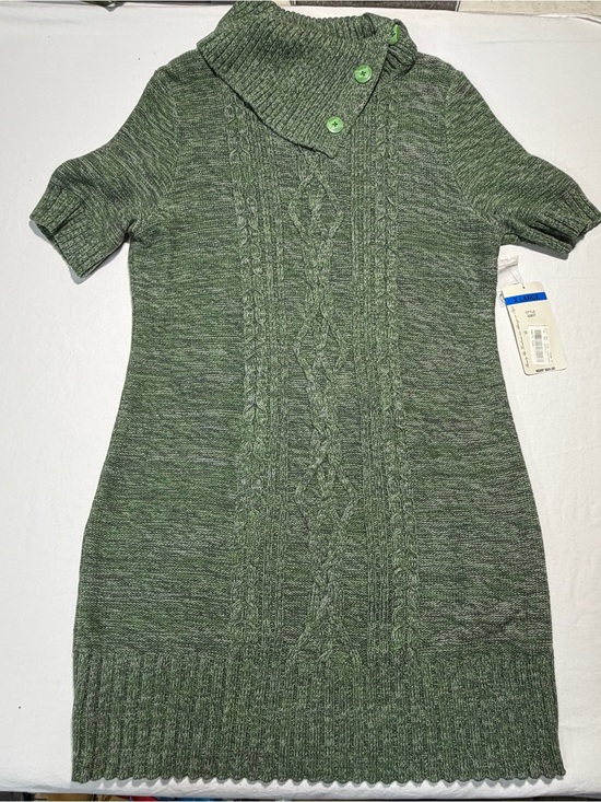 Dresses & Skirts - Green Cable-Knit Short Sleeve Sweater Dress